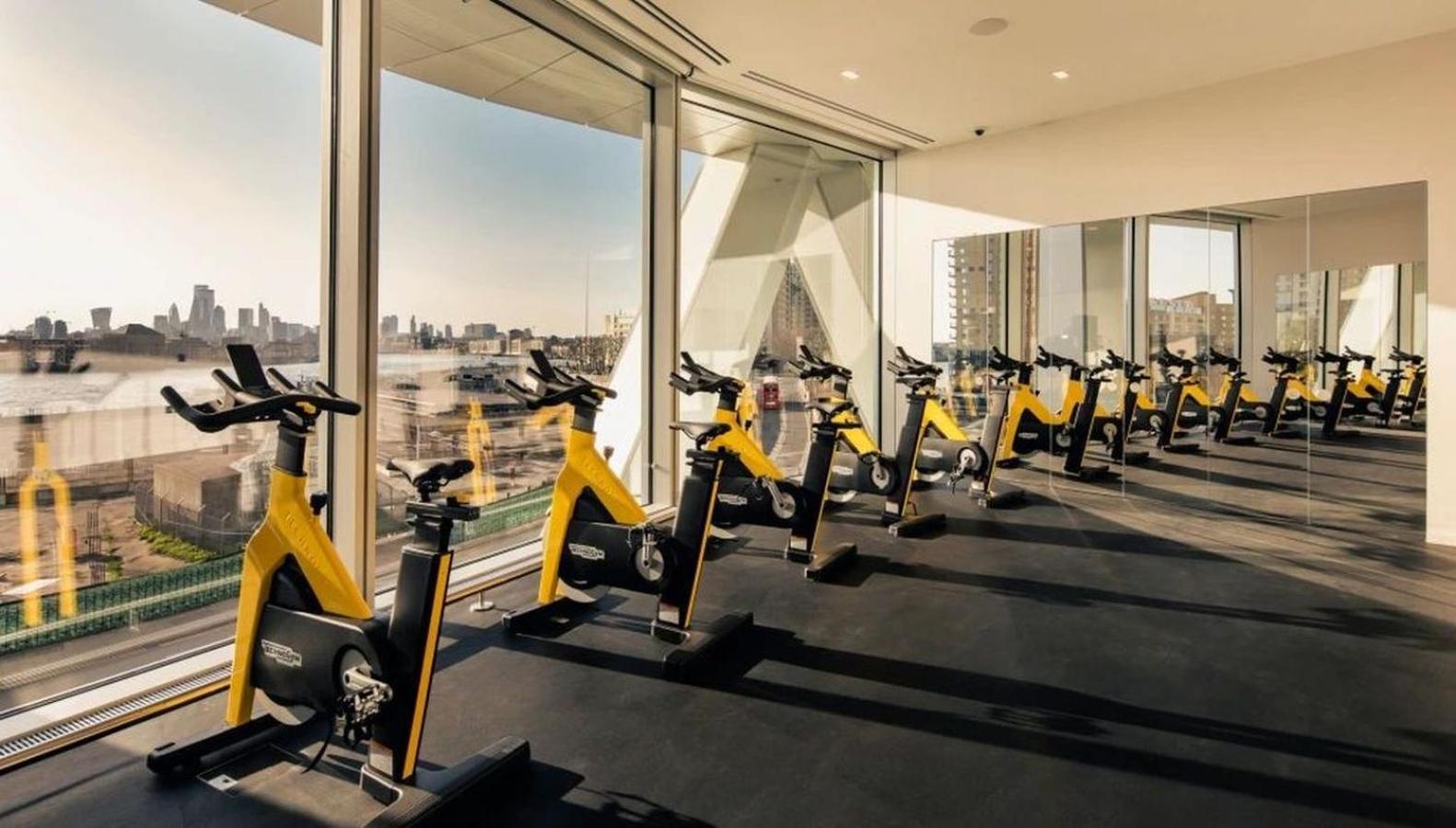 Canary Wharf - Newfoundland Luxury * London